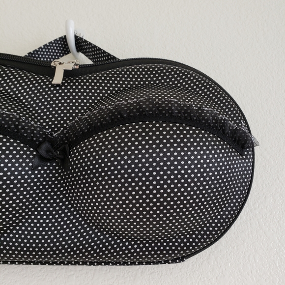 Victoria's Secret Bra Storage Case Travel Bag Lingerie Stockings White Black - Picture 3 of 9